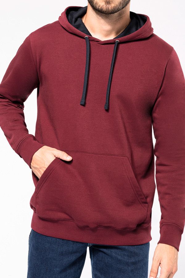 Détail sweat-shirt personnalisable à capuche contrastée - coupe homme - Vue de face - Couleur wine navy - Marque Kariban
