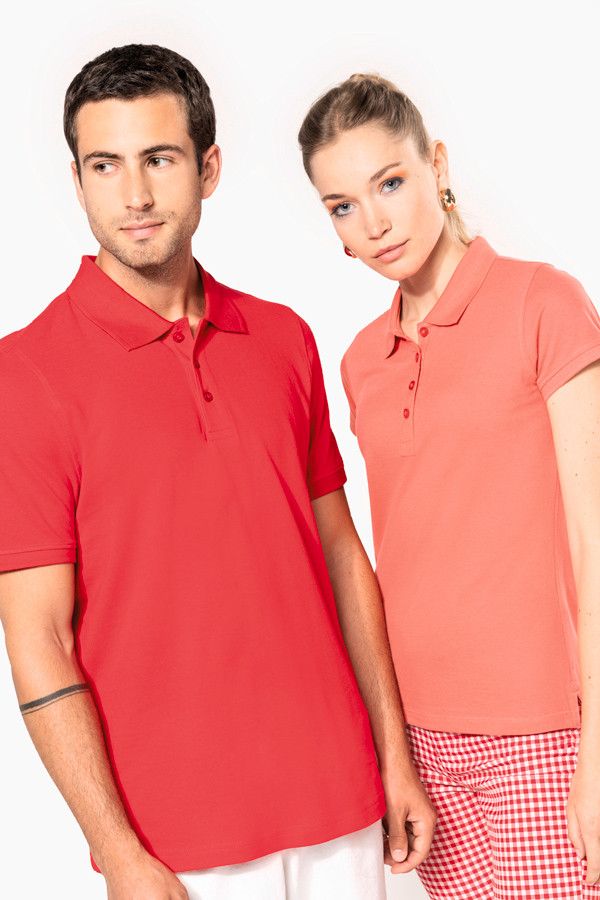 Couple femme et homme en polo maille piquée à personnaliser - Belibrod Marseille