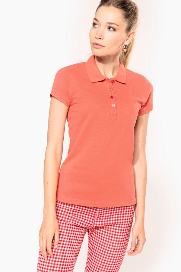 Polo piqué coupe femme manches courtes personnalisable. Couleur corail - Marque Kariban