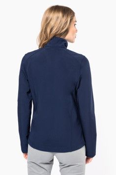 Veste softshell femme personnalisable par marquage. Vue portée de face. Couleur Navy - Marque Kariban 2