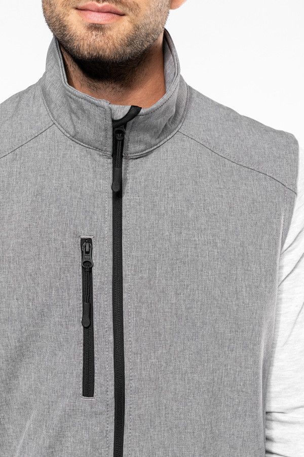 Détail fermeture zippée bodywarmer softshell personnalisable. Couleur gris - Marque Kariban