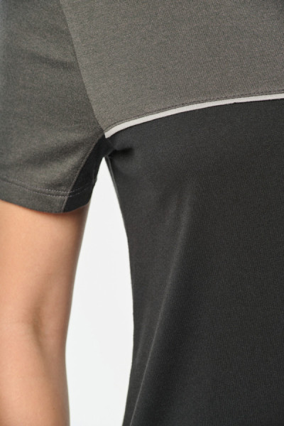 Détail T-shirt bicolore écoresponsable personnalisable - Couleur black dark grey Détail T-shirt bicolore écoresponsable personnalisable - Couleur black dark grey