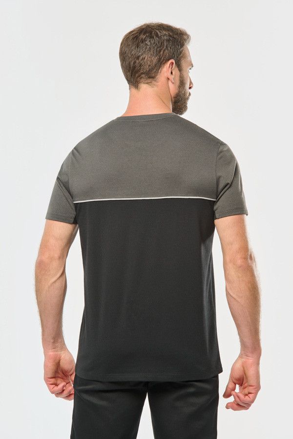 T-shirt bicolore écoresponsable personnalisable - Couleur black dark grey - Porté par un homme - Vue de dos - Marque Workteam