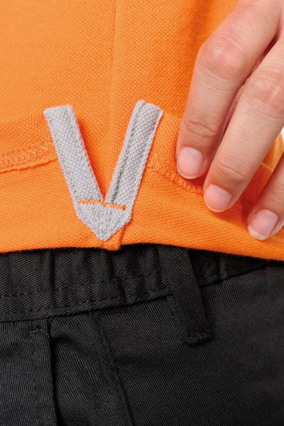 Détail polo personnalisable - Couleur orange - Marque Workteam Détail polo personnalisable - Couleur orange - Marque Workteam