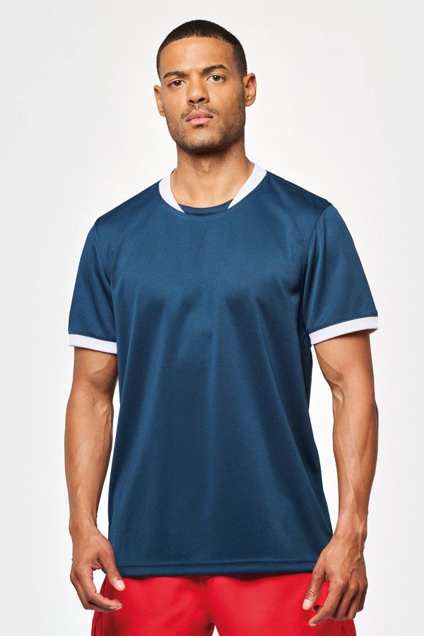 Maillot sportif personnalisable - Couleur bleu - Porté par un homme - Vue de face - Marque Pro-Act