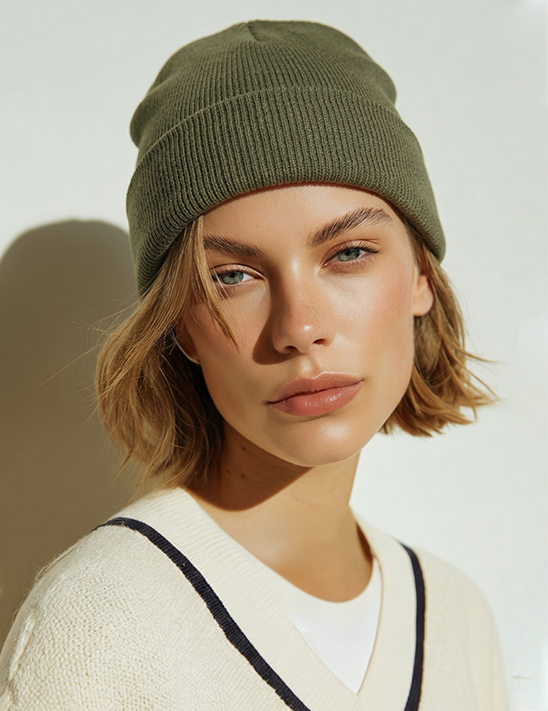 Bonnet à revers olivegreen B45 mannequin